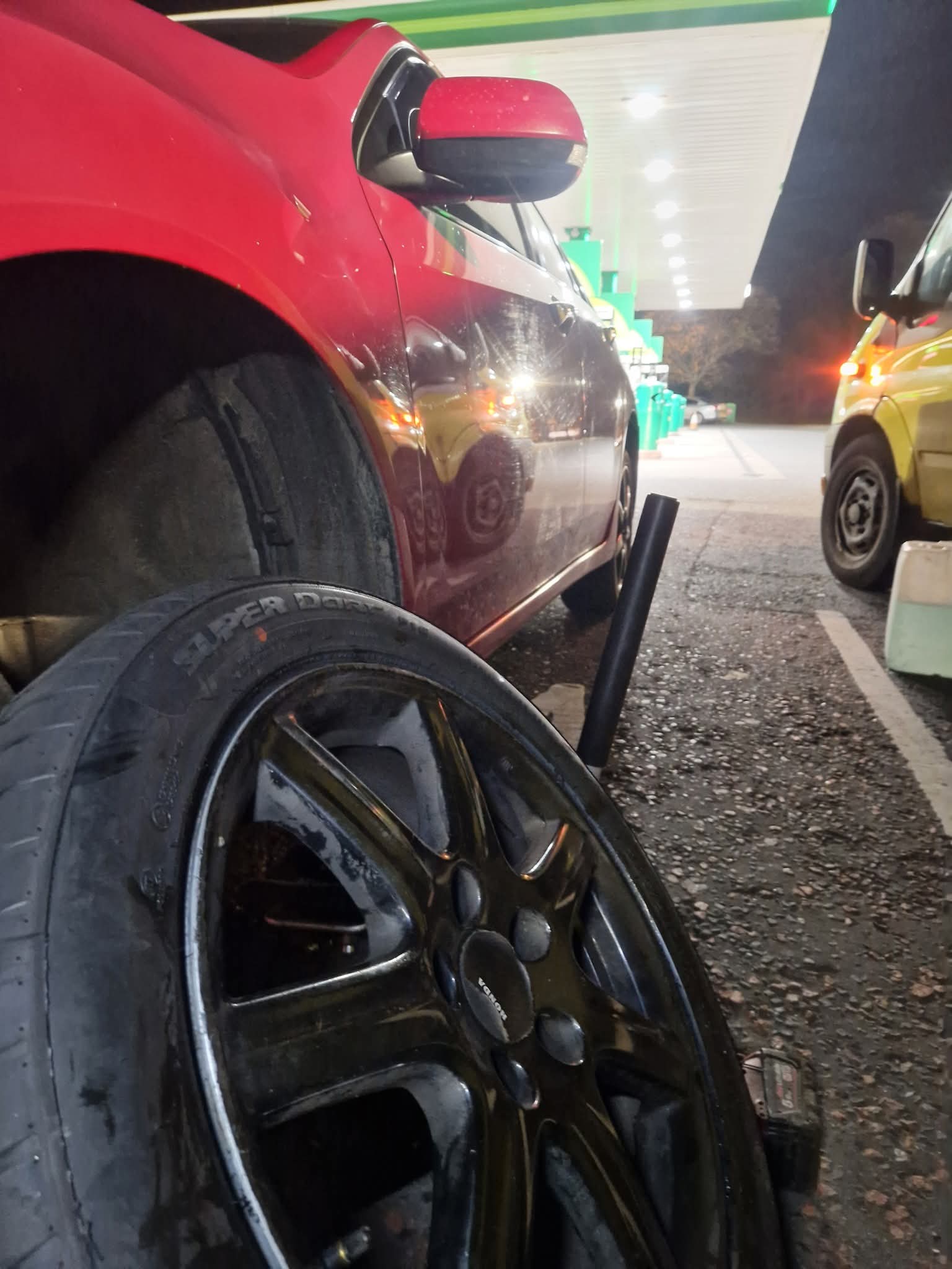 Night-time emergency mobile fitting