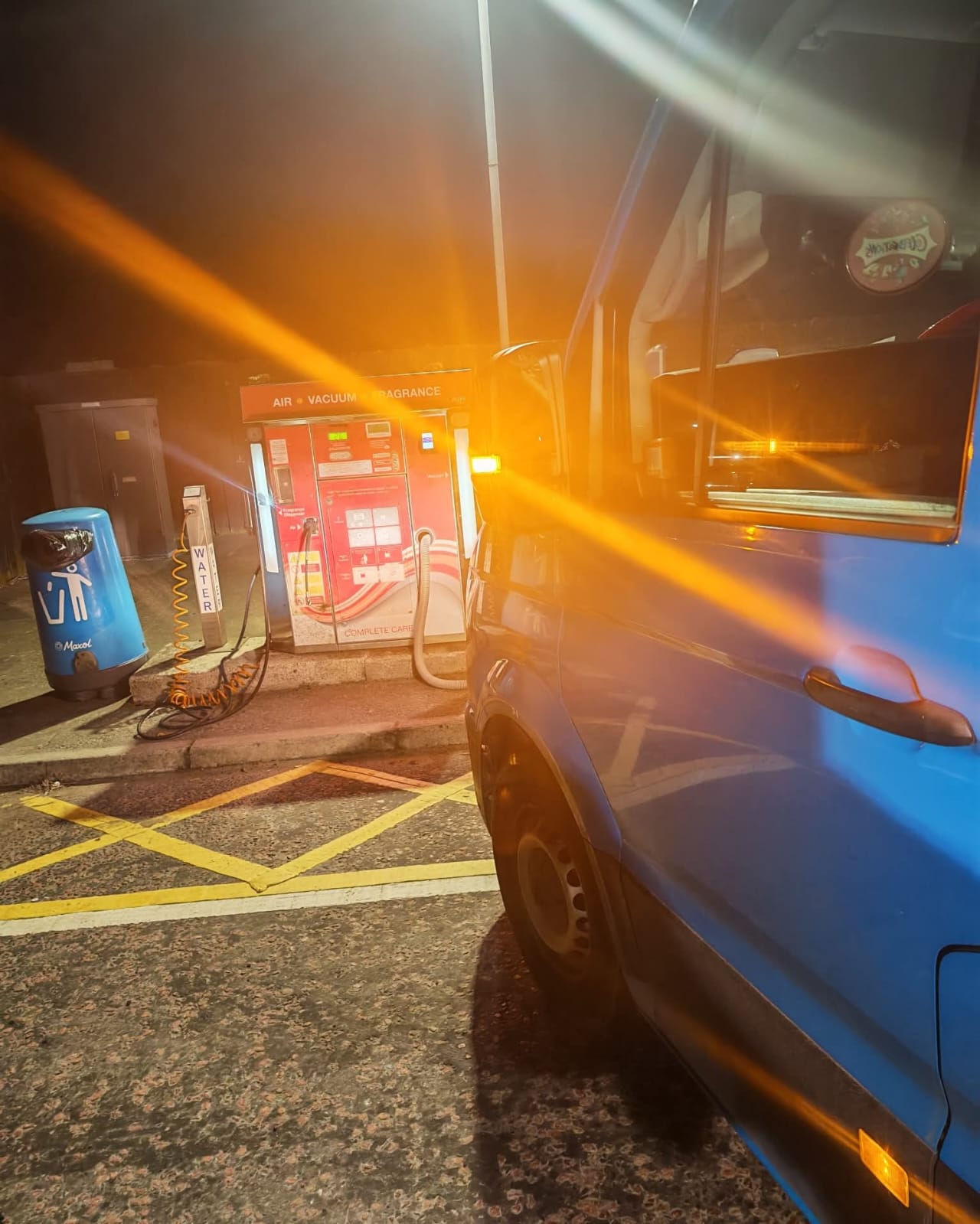 Mobile tyre van on night callout